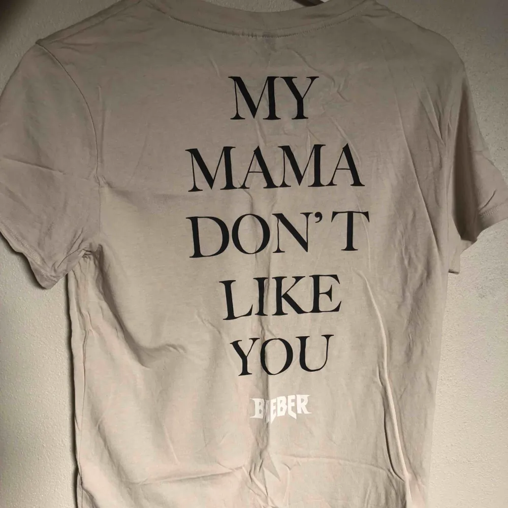 Purpose-tour tröja från Justin Biebers kollektion. Storlek M, kan absolut bäras av xs & S om man vill att den ska sitta lösare💛💛. T-shirts.