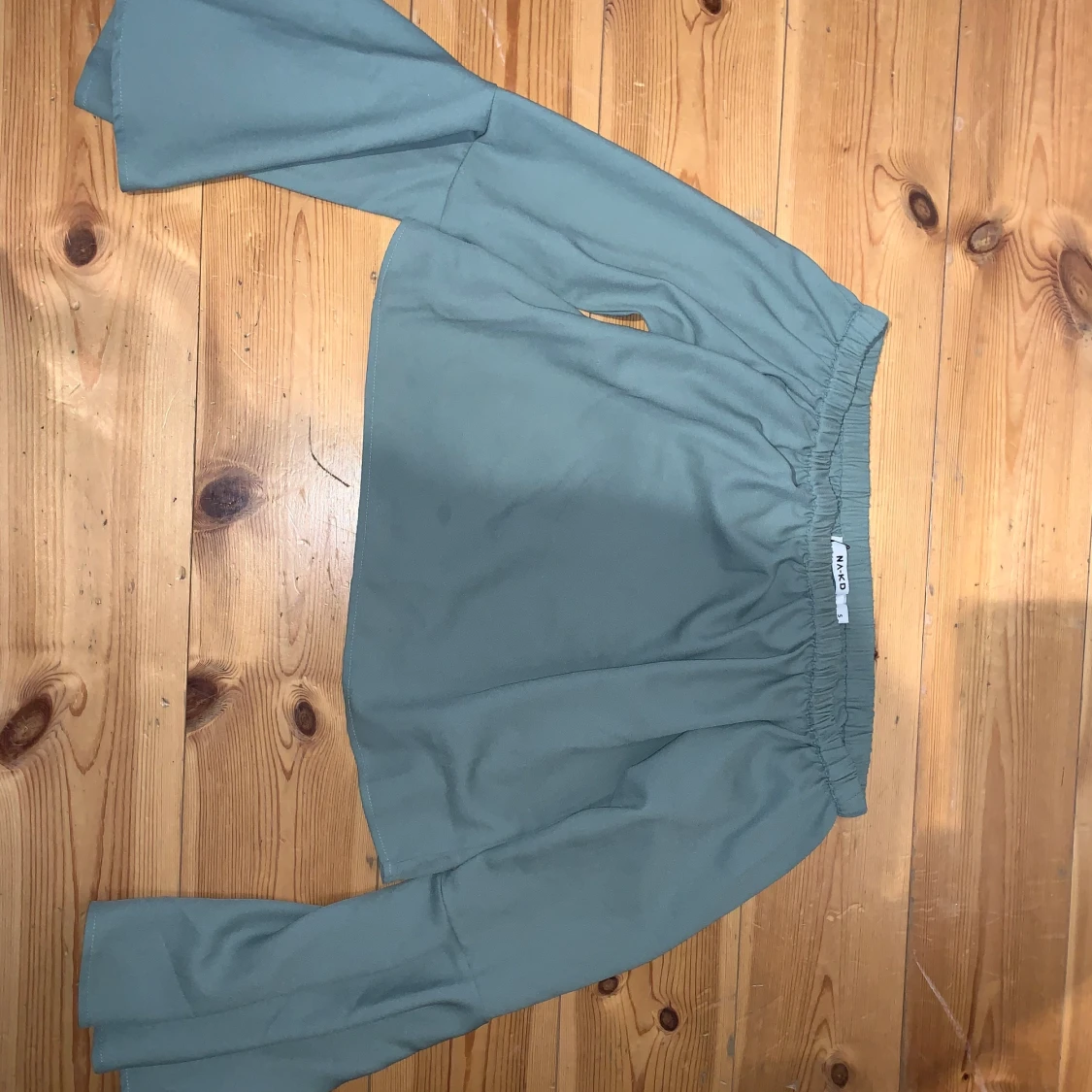 Offshoulder tröja från NAKD