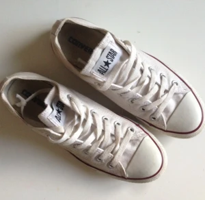  - Converse. Snyggt lätt slitna. 