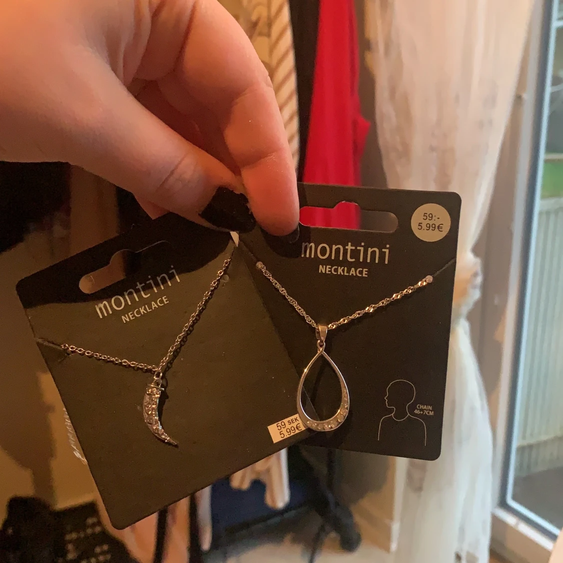 Två montini halsband