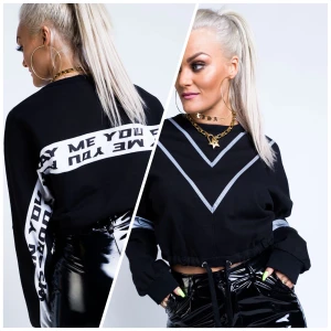 Madlady X Lisa ankarman  - Sweatshirt från madlady x Lisa ankarman kollektionen. Används några gånger men är i bra skick, säljs då den inte används längre. På baksidan står det ”when you play me you play yourself”