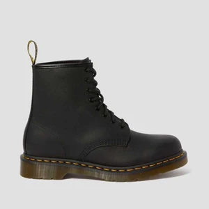 Dr martens  - Dr martens i storlek 37! Använda ca 2 gånger så i toppen skick! Den matta modellen:) Kan frakta men vet tyvärr inte fraktkostnaden än. 