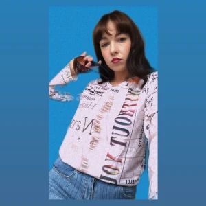 Holografisk tröja!  - Holografisk tröja med cute citat på 💗 