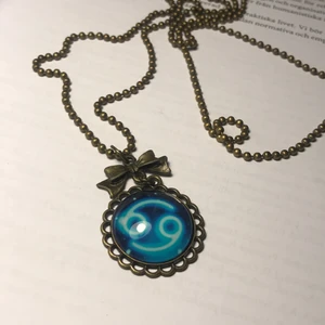 Halsband  - Halsband i stjärntecken kräfta ♋️. Frakt 11 