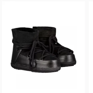 Inuiikis  - Helt nya och oanvända Inuikis! Storlek 38 och den breda modellen. Slut och efterfrågade! Nypris 3000 (säljer då jag ska köpa några andra) 