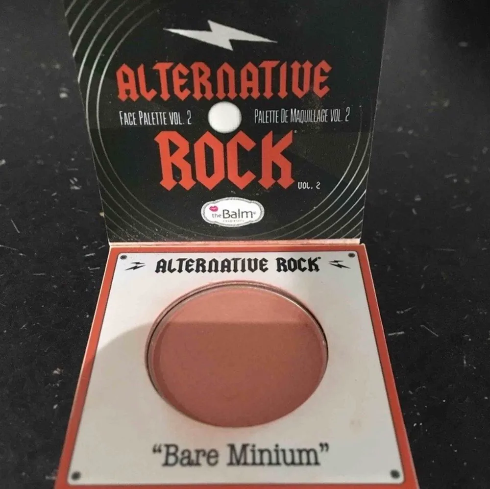 The balm blush/rouge från the balm. Alternativ rock v2 mini. Ordinarie pris: 270kr frakt tillkommer (11kr) . Accessoarer.