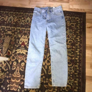  - Ett par skit snygga vintage jeans! Kan gå ner till 150kr vid snabb affär!🥰