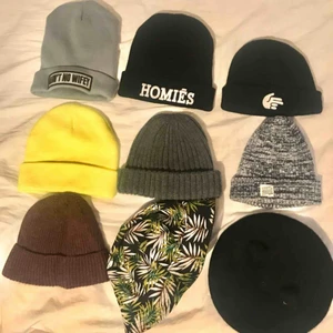  - Beanies, mössor, fiskehatt och kattbasker. Första raden kostar 50kr/st, andra raden kostar 40kr/st och fiskehatten och baskern kostar 30kr/st 💖 frakt kostar 42 kr!!