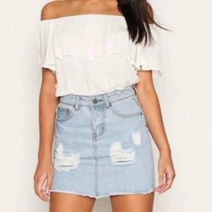  - Fri frakt - ny, slutsåld jeanskjol. 