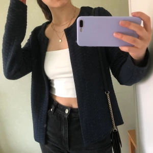 Kofta  - En kofta från only i nyskick då den aldrig använts.  🦋Fraktkostnad tillkommer🦋