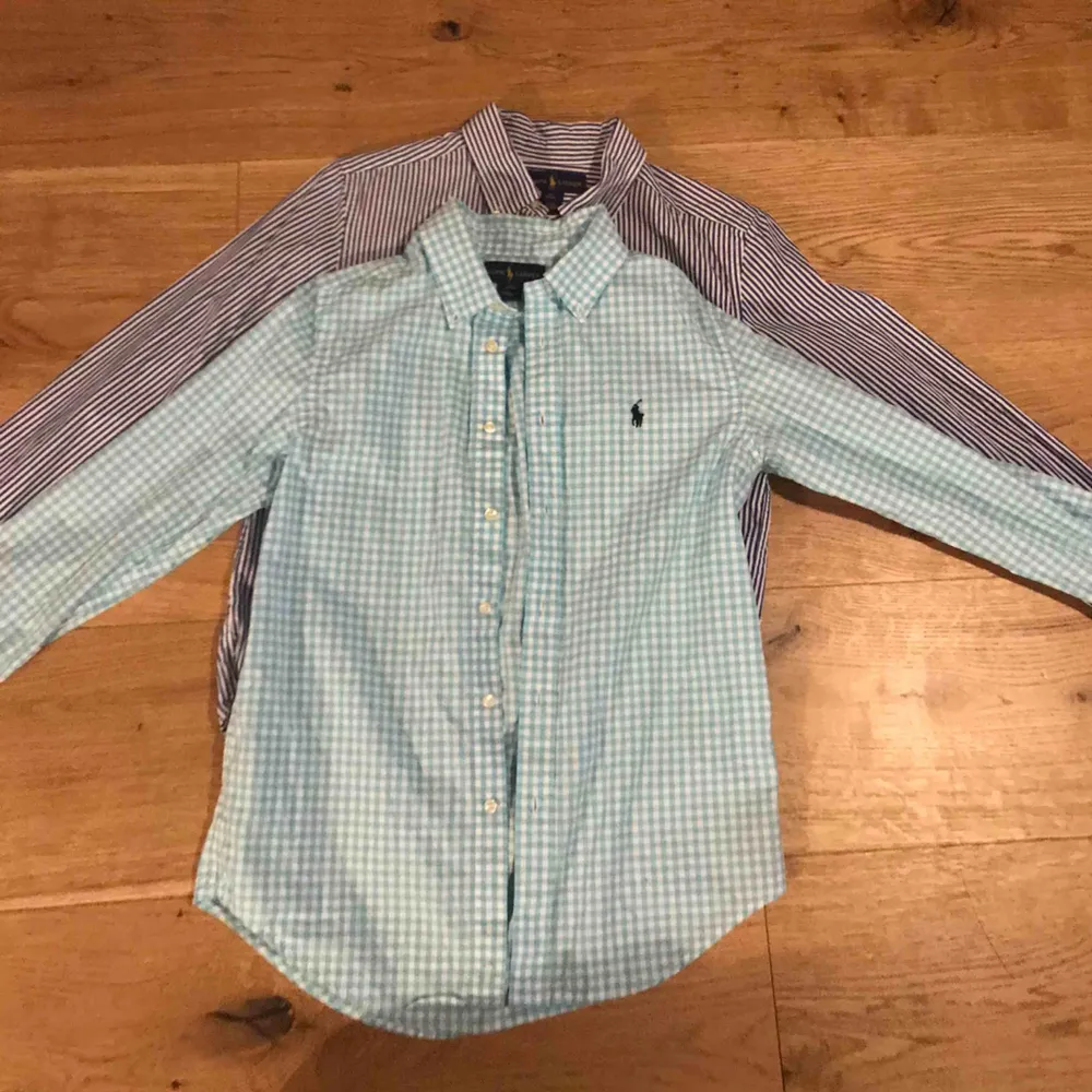 Ralph Lauren skjortor i super fint skick!    Storlek: 14-16 år (barn L) Pris: 150 kr/st eller 750 för alla Nypris: ca 700. Skjortor.