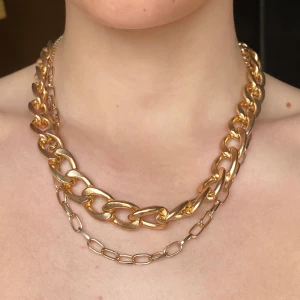 Guldkedja - Guldkedja. Har knappts använts så den är inte missfärgad☺️ köptes för 150 kr💕