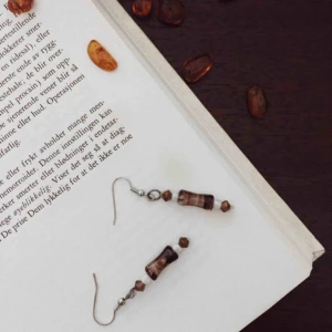  - Ett 70’s inspirerat smyckeset som innehåller örhänge, armband & halsband. Fri frakt 💌 handgjort! 