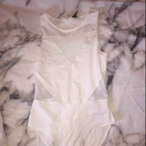  - Snygg body, har bara använt en gång, köparen står för frakt 