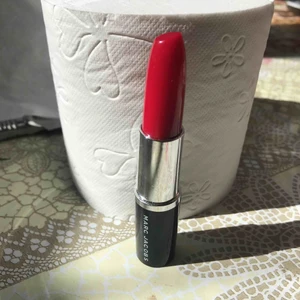  - Penna Marc Jacobs ca 10 cm lång. Fungerar bra i så gott som nyskick, Skickar för 9kr  