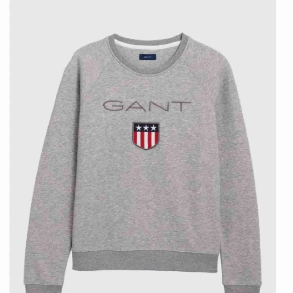 SKÄNT PRIS!!!                      Säljer min Gant tröja använd 2 gånger Storlek L men funkar även för M vilket jag brukar ha Original pris 999kr  Fraktar men köparen får stå för frakten Om bilder önskas är det bara att höra av sig!:). Tröjor & Koftor.