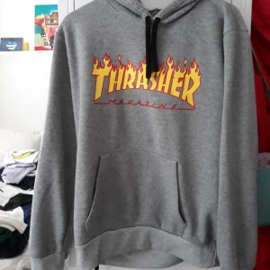 - Säljer min fina trasher hoodie eftersom den inte kommer till användning. Köparen står för frakten men jag kan mötas upp i Kalmar området. Hör av dig om du är intresserad eller har frågor!! :D