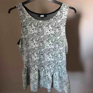  - Jätte söt topp använd fåtal gånger , i väldigt bra skick