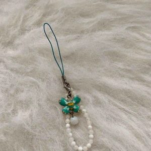  - hängsmycke, finns i Odenplan Stockholm, 10kr för porto.