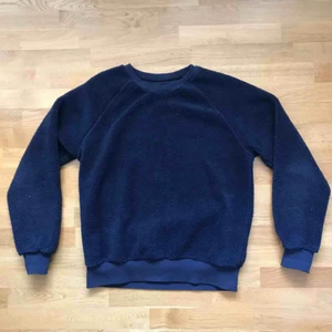  - Lurvig tröjja från XX-XY