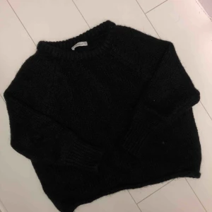  - Superfin knot från zara som tyvärr inte kommit till användning. Köpare står för frakt💚