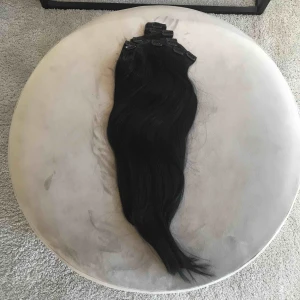  - Säljer nu mitt svarta löshår från rapunzelofsweden som jag använt ett fåtal gånger. Då jag numera är blond så har jag tyvärr ingen användning av löshåret längre. Det är i bra kvalité och av äkta hår så det går att styla med plattång, locktång m.m.  