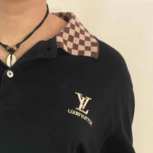  - Aaassnygg långärmad tröja köpt på humana. Bra skick. Köparen står för frakt😇💖