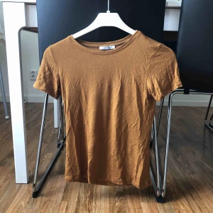  - Lite kortare i modellen och skulle säga att den är mer som en XS