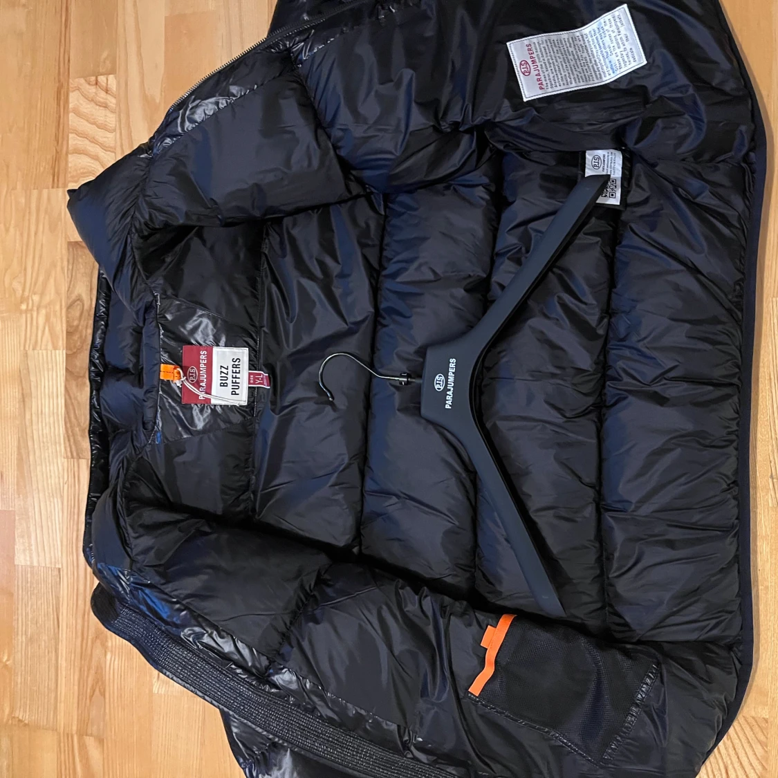 Svart pufferjacka från Parajumpers - 1