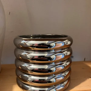 Kruka  - Den är 15cm i diameter och 13 cm hög 