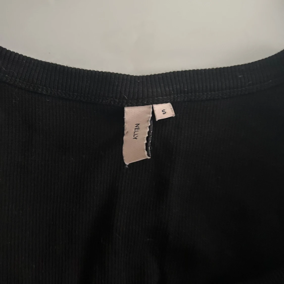 Svart ribbad långärmad topp - 4