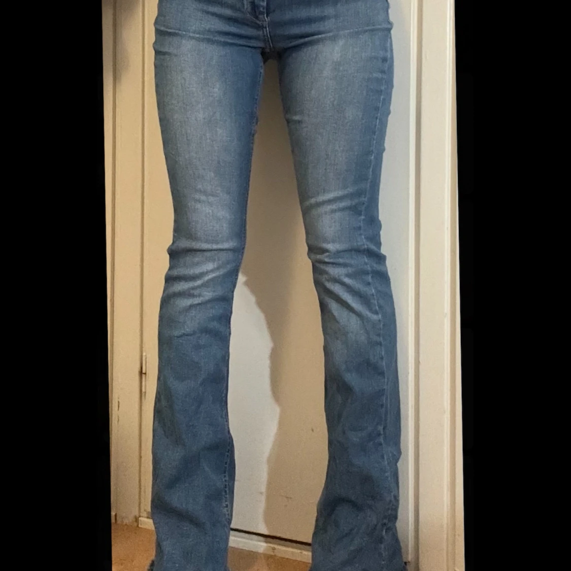 Blå bootcut jeans från ONLY, stl 32