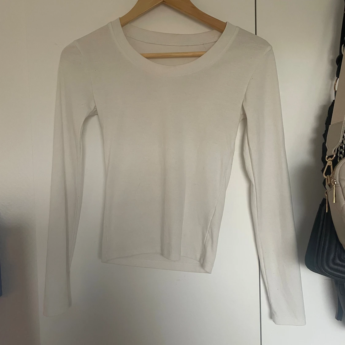 Vit långärmad topp i bomull