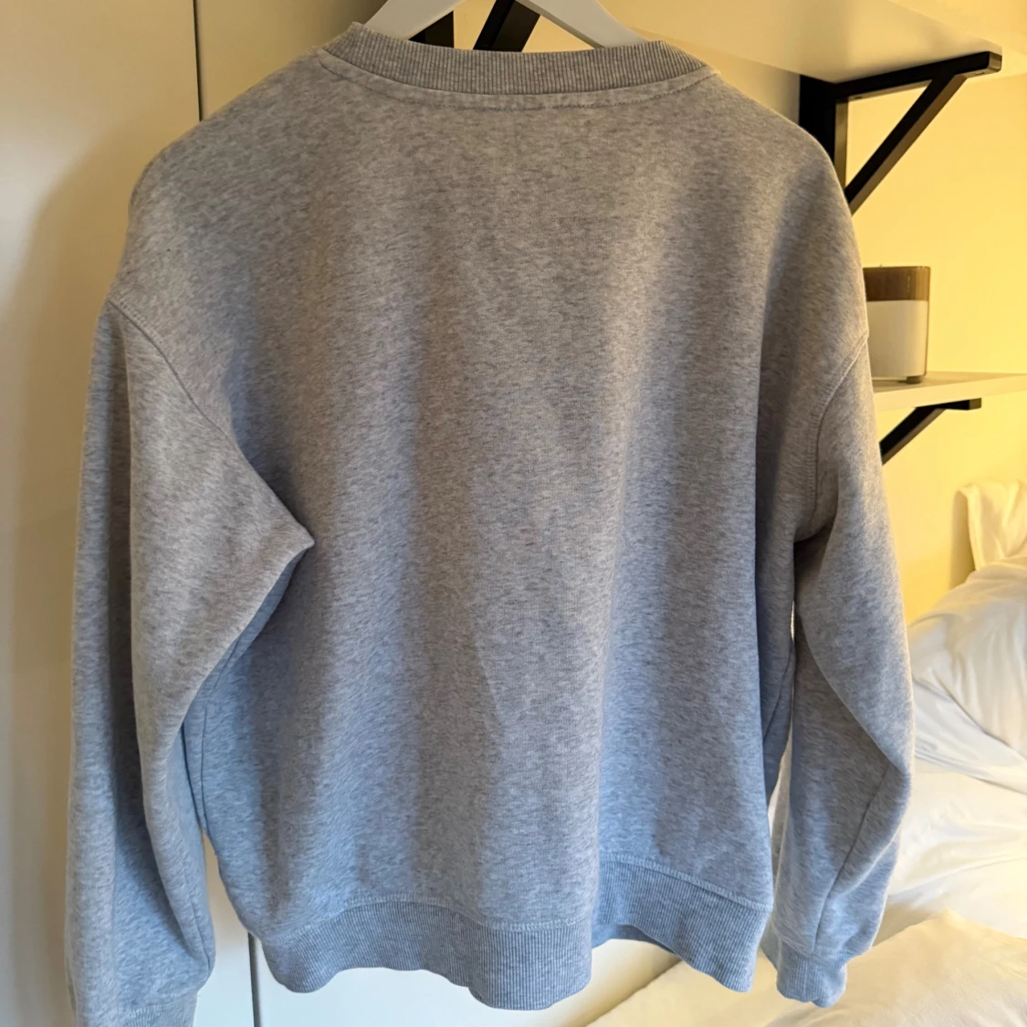 Grå sweatshirt med tryck - 3