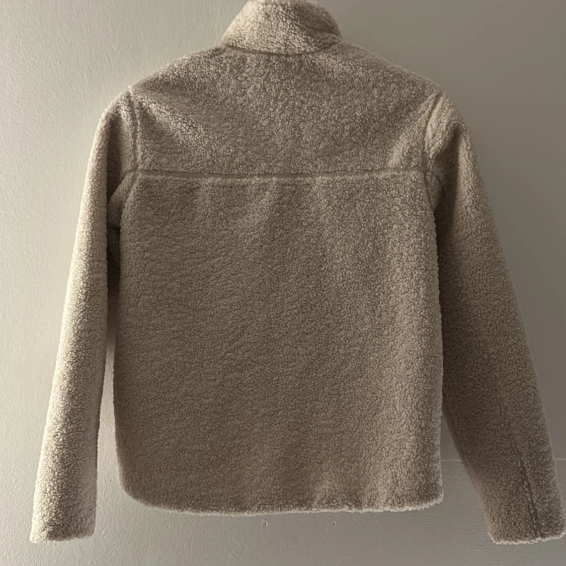 Beige teddyjacka från H&M - 1