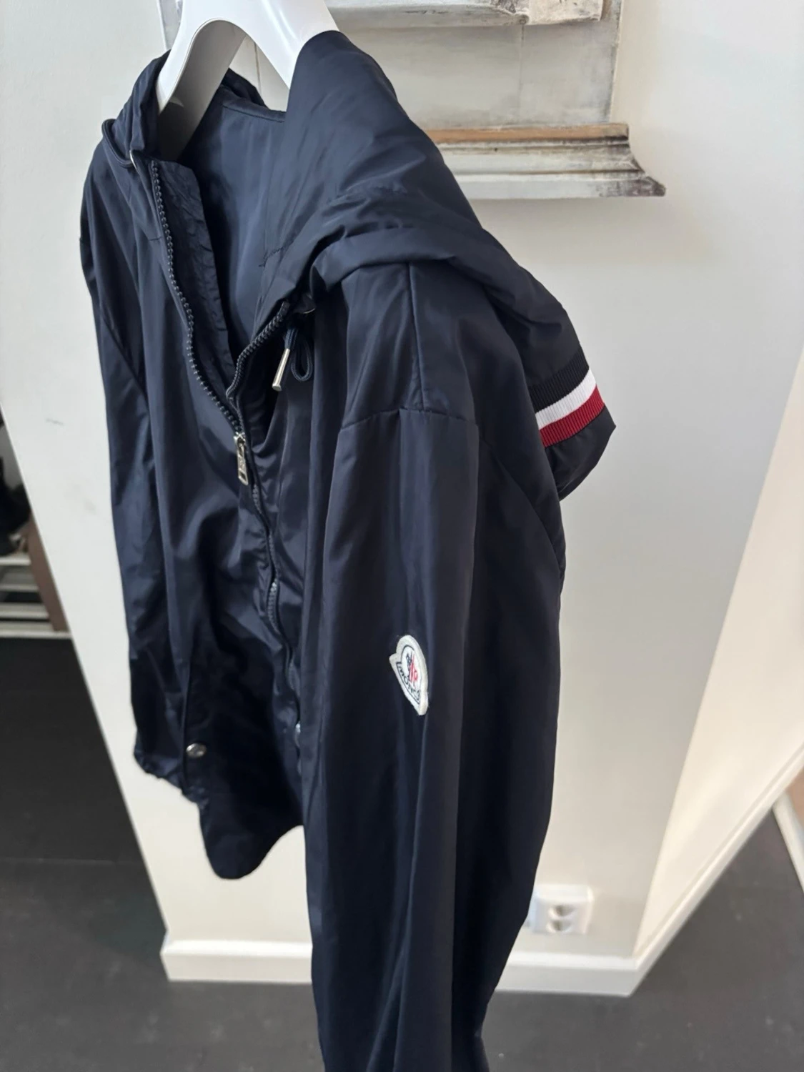 Marinblå vindjacka från Moncler - 1