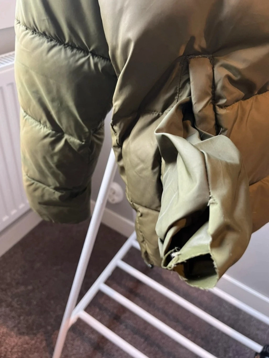 Olivgrön dunjacka från Ellesse, st. M - 3