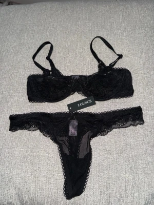 Lounge Underwear - Helt ny från Lounge, aldrig använt men var lite snabb att ta bort lapparna 🌸70B i bh & Xs i trosa