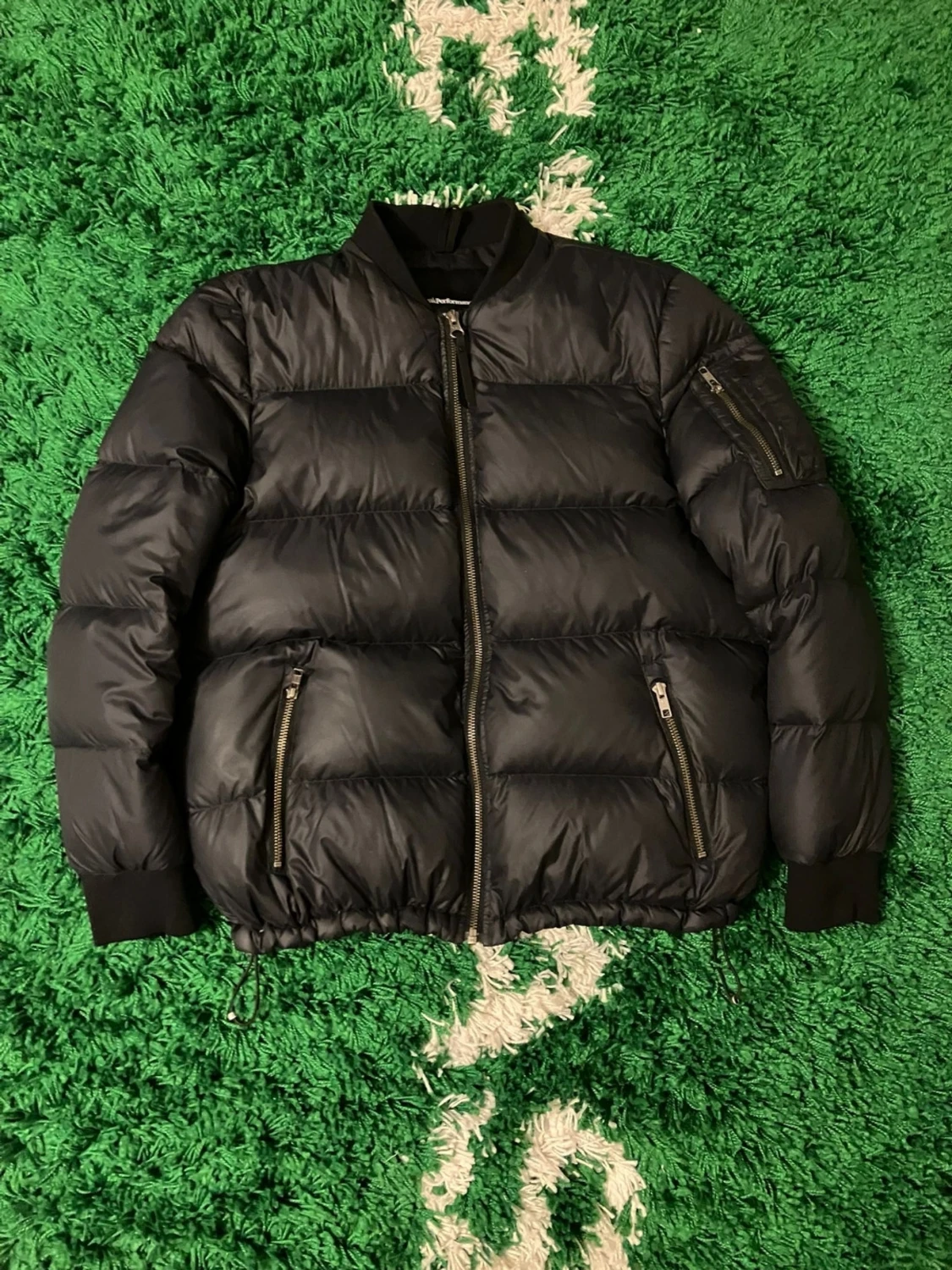 Peak Performance svart dun bomberjacka 