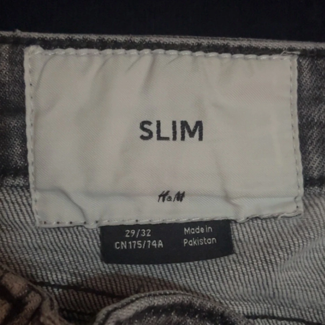 Slim fit grå jeans från H&M - 2