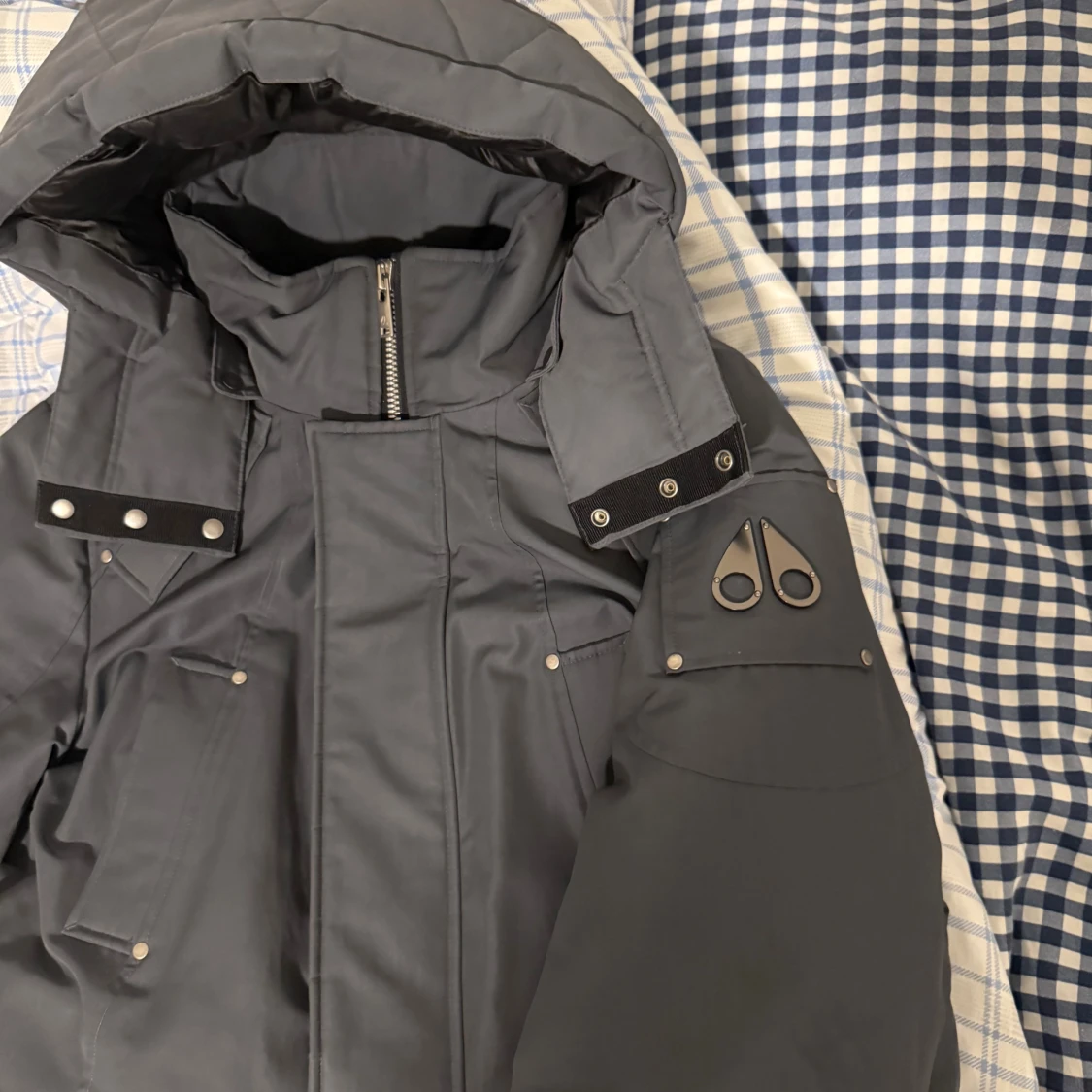 Grå dunjacka Moose Knuckles L