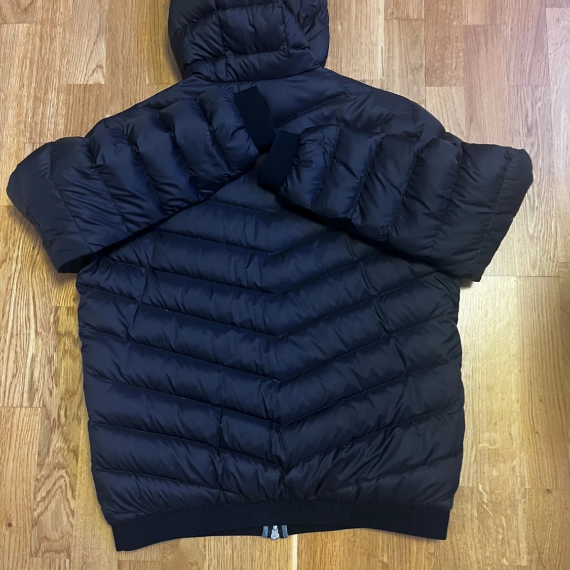 Svart dunjacka från Armani Exchange - 90