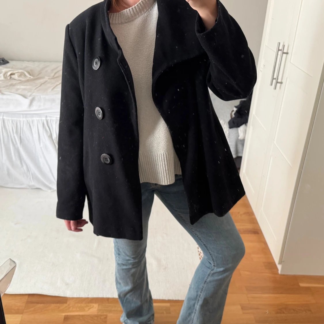 Svart skepparkavaj med stora knappar - 2