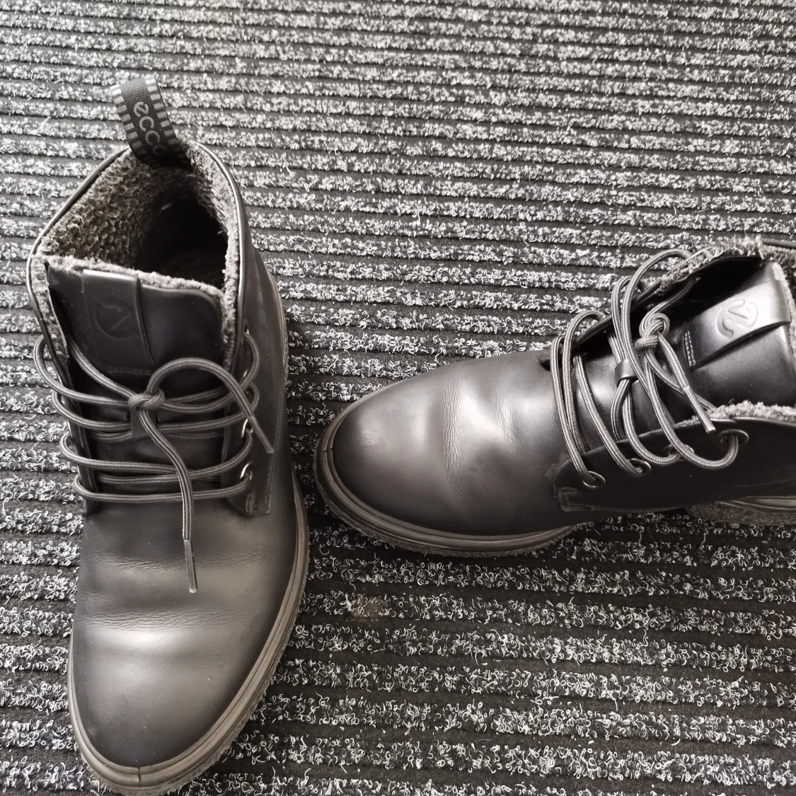 Svarta kängor från Ecco i skinn - 1