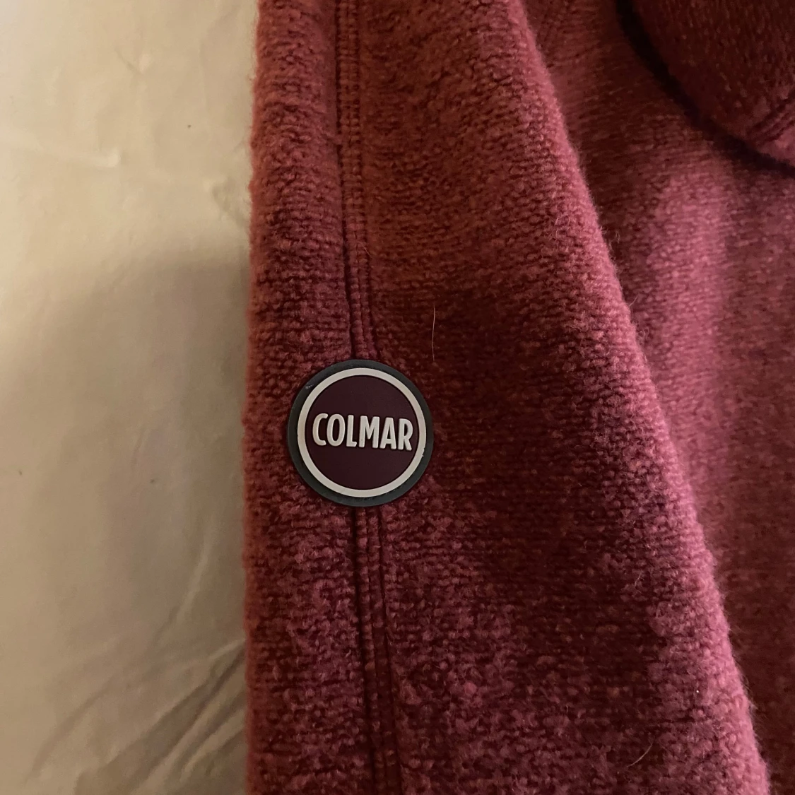 Vinröd teddyjacka från Colmar