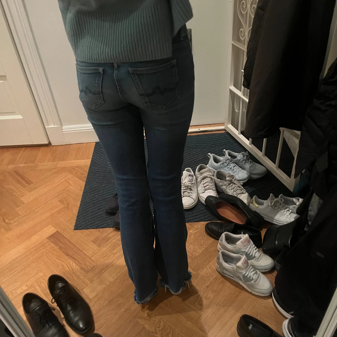 Blå bootcut jeans - 1