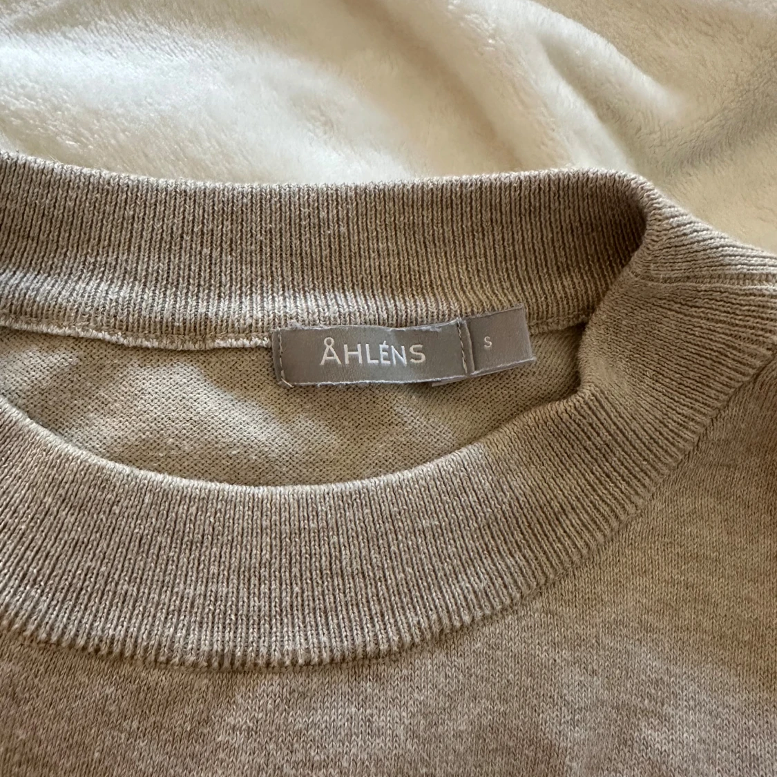 Beige stickad tröja från Åhléns - 1