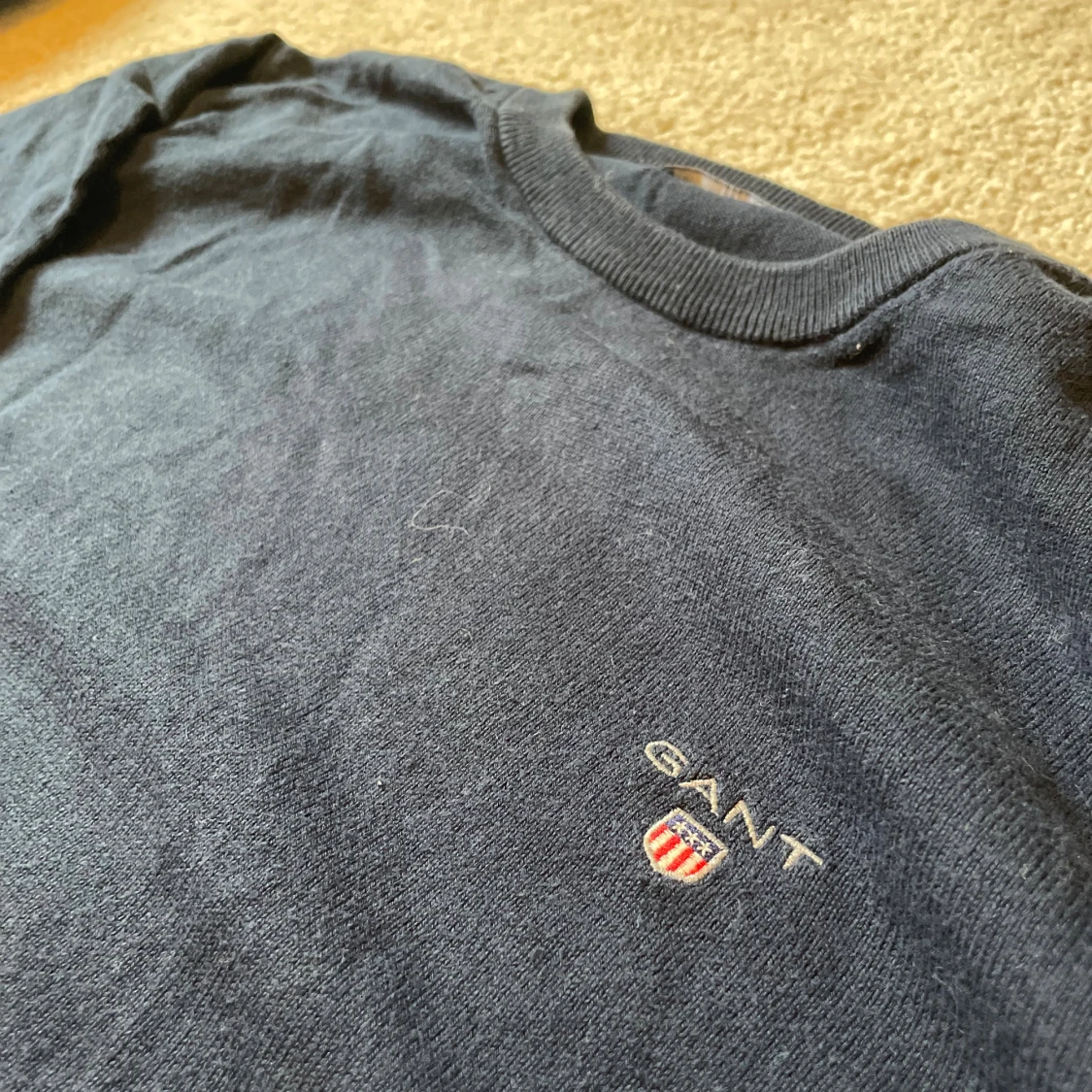 Mörkblå bomullströja från GANT - 1