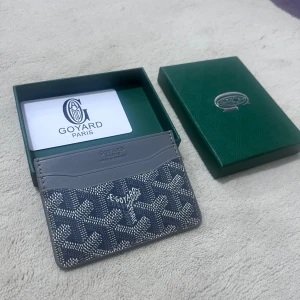 Grå plånbok - Plånbok i nyskick