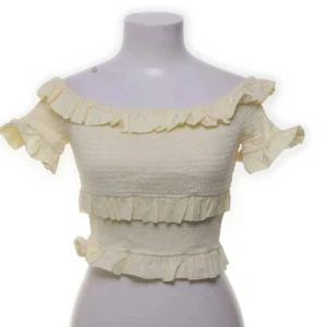 Off shoulder topp  - Fin Off shoulder topp ifrån H&M. Stretchiga och passar även mig bra som bär xs/s🩷